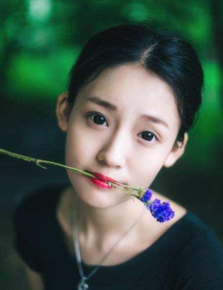 张雨婷再发文,又一次坐实自己是真正的“傻白甜”