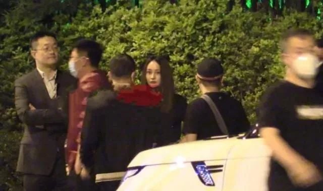 老公出轨后 这个中国女明星放飞自我 向已婚男星索吻 小三已风光嫁富商