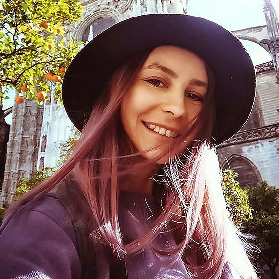 悲剧! 美女因疫情滞留旅游胜地 为拍张靓照跌落悬崖惨没命