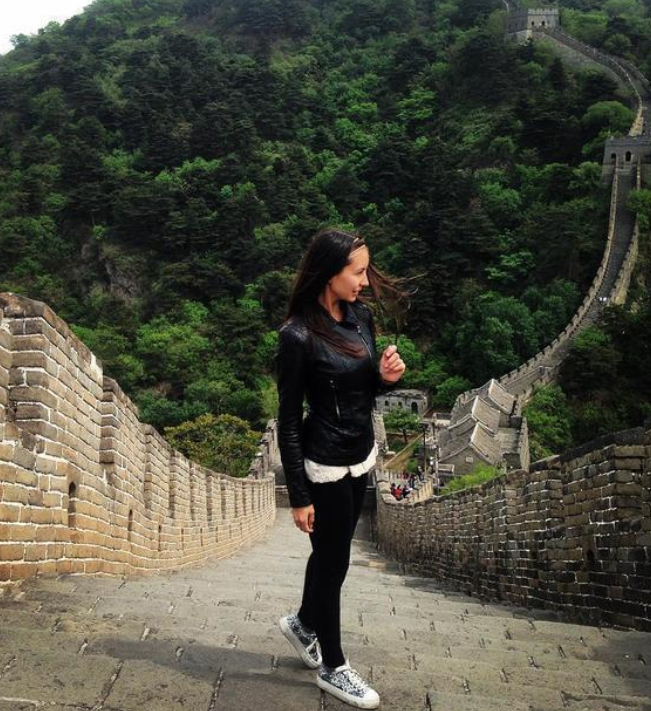 悲剧! 美女因疫情滞留旅游胜地 为拍张靓照跌落悬崖惨没命