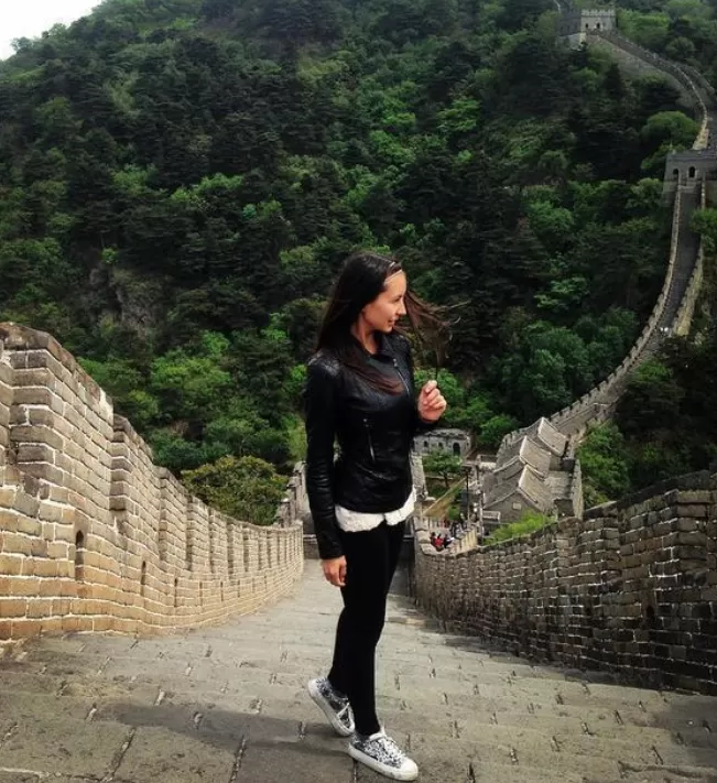 悲剧! 美女因疫情滞留旅游胜地 为拍张靓照跌落悬崖惨没命