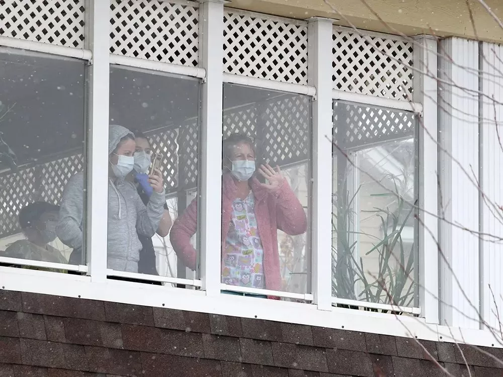 惨绝人寰! 加拿大军方文件曝光 疫情下人间天堂变地狱! 特鲁多暴怒!