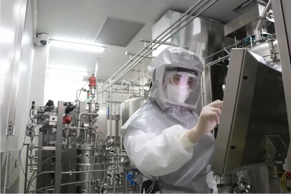重磅! 新冠病毒正在失去毒性 新感染者几乎无症状! 再坚持4个月 曙光在前！