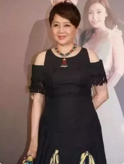 靠"擦身"嫁给赌王的三太陈婉珍，隐忍37年的背后，才真不简单