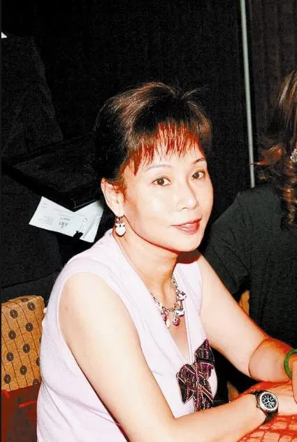 靠"擦身"嫁给赌王的三太陈婉珍，隐忍37年的背后，才真不简单