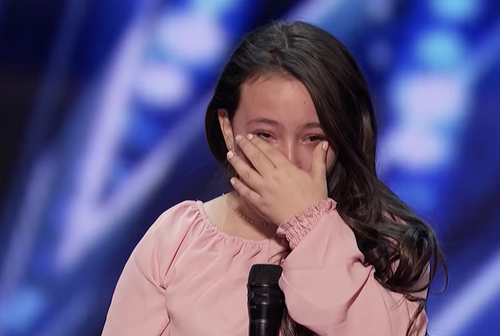 励志! 加拿大10岁女孩遭霸凌 发奋成为美国偶像 巨星评委: 看谁还敢欺负你!