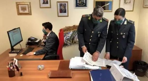 疫情下 华人夫妇惨遭抄家 全部财产充公! 20年奋斗一夜成空!