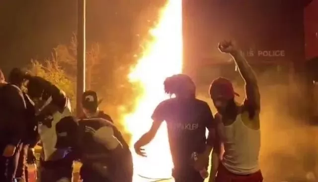悲剧! 华裔爸爸在家惨死 妻子命危 5岁儿子一夜丧父 竟只因这件小事!