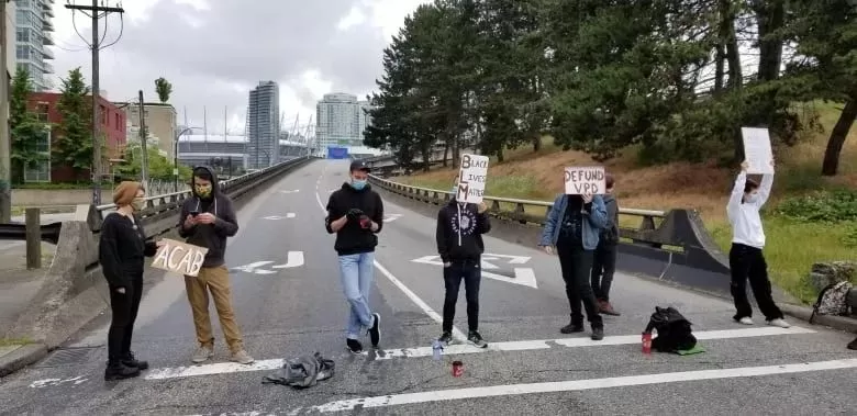 ​加拿大又爆游行! 温哥华抗议者封桥堵路要