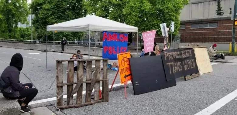 ​加拿大又爆游行! 温哥华抗议者封桥堵路要