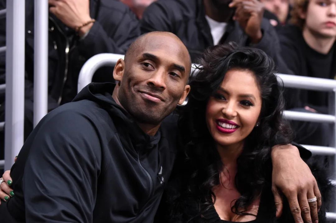 惊爆! 科比尸骨未寒 身家亿万的妻子竟遭多名NBA球星追求 门槛被踏破!