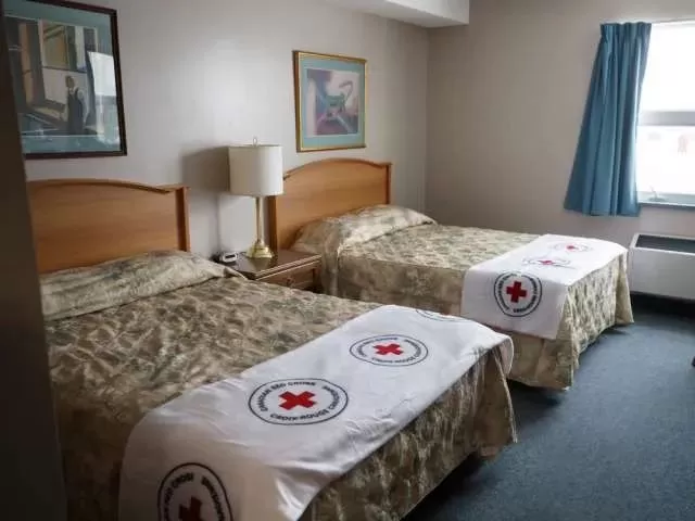 加拿大华人大妈闹YVR机场: 送我去酒店 我不要睡隔离点! 结局惊呆