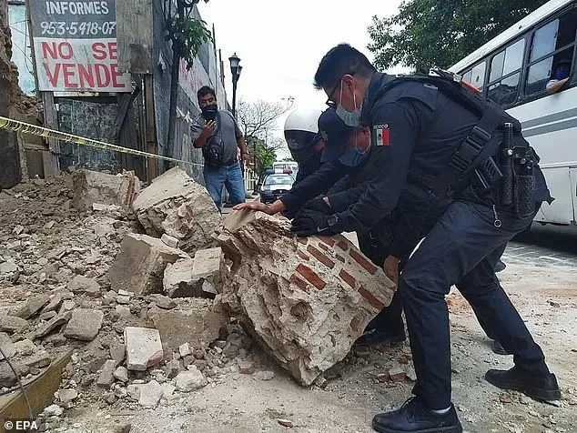 重大突发! 墨西哥爆发7.5级大地震 万人逃命 有人死伤 海啸已开始!