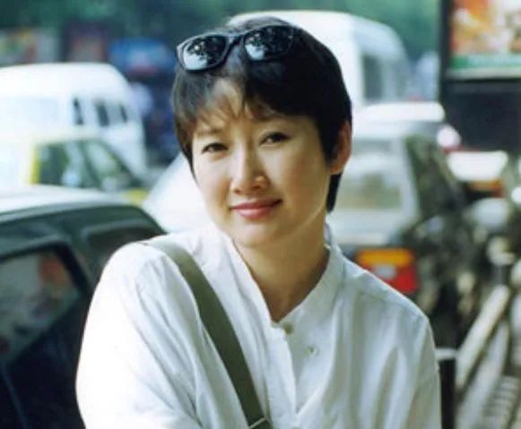 国宝级华人男明星经历三婚 痴心小20岁娇妻 供其每月上百万花销