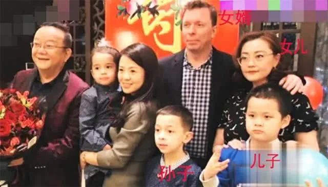 国宝级华人男明星经历三婚 痴心小20岁娇妻 供其每月上百万花销