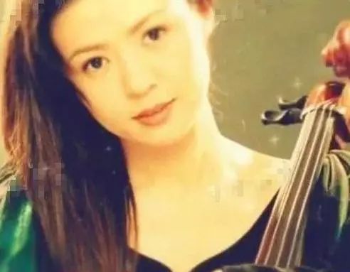 国宝级华人男明星经历三婚 痴心小20岁娇妻 供其每月上百万花销