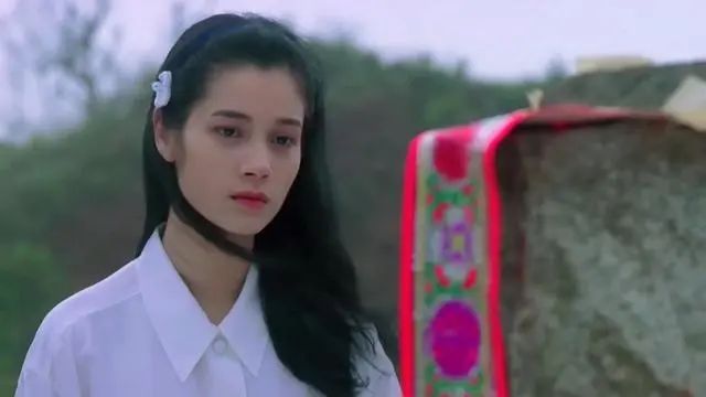 华人艳星惨进ICU 险没命! 当年一脱成名 投靠亿万富豪 如今竟落魄到…