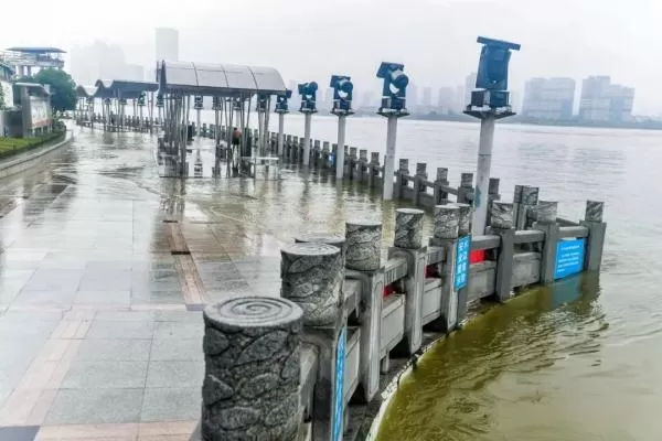 武汉关到达警戒水位!湖北省再发暴雨红色预警
