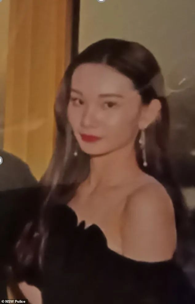 诡异! 19岁华人美女留学生离奇死亡 尸体伤痕累累 男友刚刚跳楼!