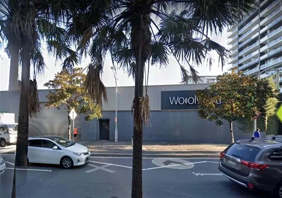 诡异! 19岁华人美女留学生离奇死亡 尸体伤痕累累 男友刚刚跳楼!