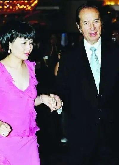 梁安琪：14岁打工，29岁成“赌王”四姨太，如今身价30亿美金