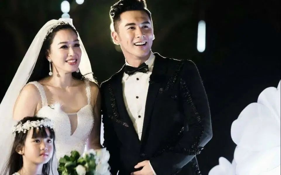 加拿大华人女星撩遍天王 却因生3女儿遭婆婆嫌弃 50岁高龄拼4胎!