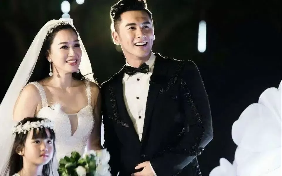 加拿大华人女星撩遍天王 却因生3女儿遭婆婆嫌弃 50岁高龄拼4胎!