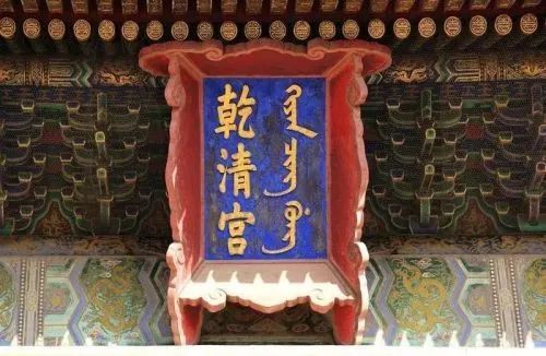 欧洲大妈在自家老房子里发现一中国花瓶 一夜之间变千万富婆!