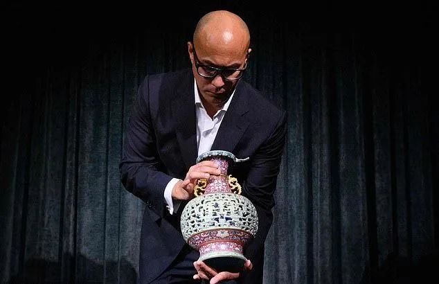 欧洲大妈在自家老房子里发现一中国花瓶 一夜之间变千万富婆!