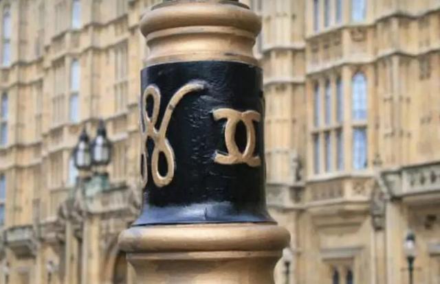 地表最强90后：英女王是他家“租客”，未来国王认他当“干爹”