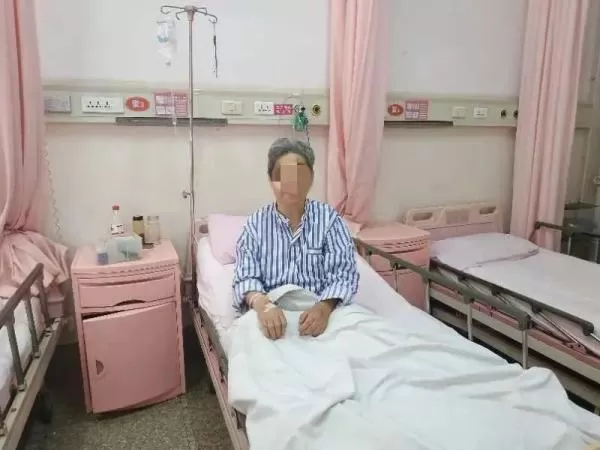 西安一对母女被困电梯4天机智求生!“住4层别墅，没带手机”