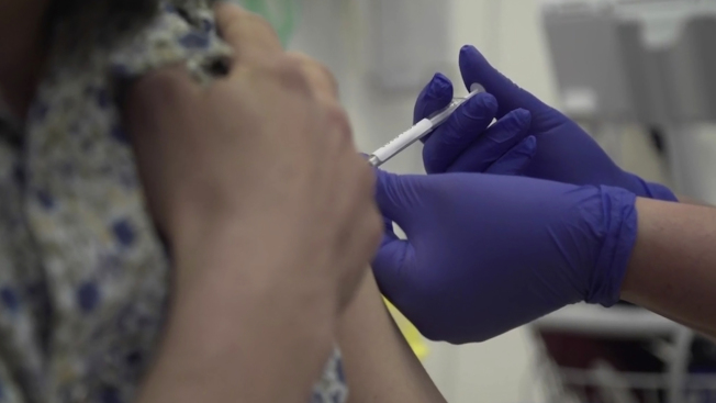 牛津大学研制的新冠病毒疫苗在今年4月23日开始进行人体临床试验。美联社