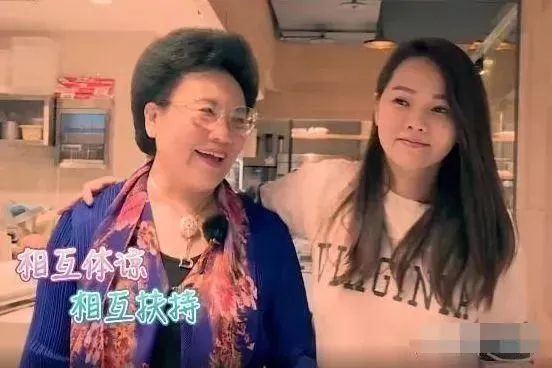回国机票反复取消 华人妈妈崩溃 再待下去 就要和婆婆不共戴天了!