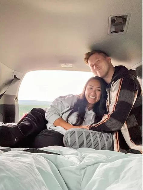 惊了! 加拿大华人妹子遭半裸男吐痰溅一脸 结果这货是一黑人白人亚裔混血
