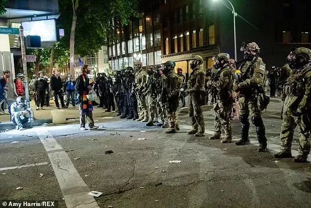 恐怖! 美国多地又掀暴动 抗议者遭枪击身亡 城市烈火冲天变战区!