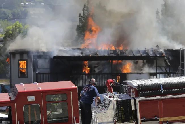 恐怖! 美国多地又掀暴动 抗议者遭枪击身亡 城市烈火冲天变战区!