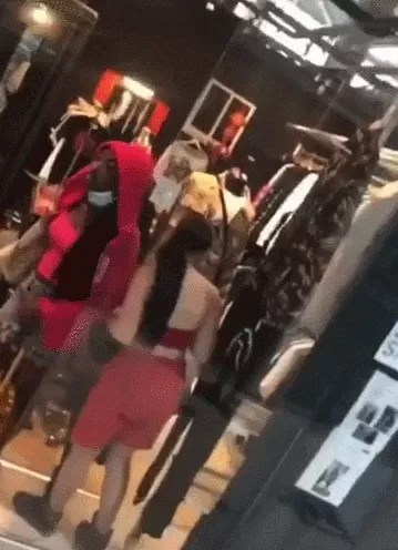 猖狂! 加拿大华人店铺遭明抢 彪悍女匪穿内衣来抢劫 华人老板娘竟...