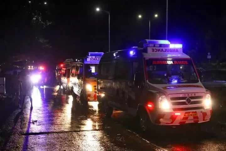 突发! 载191人的客机撞毁 已16死123伤! 机身断成两截 现场惨烈 幸存幼童哭找父母