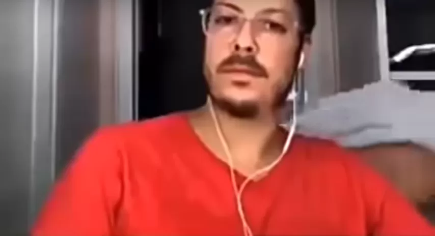 火了! 老婆不小心全裸出镜 正在采访的男主持人扭头说了这样一句