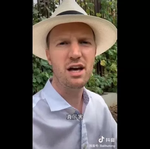 笑傻! 疫情下白人小伙被中国丈母娘逼疯: 她是全国唯一认真隔离的人