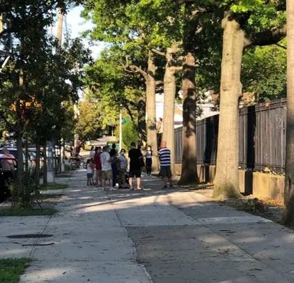 惨! 华人小伙当街遭黑人壮汉暴揍 头破血流 竟因英文不好 被警察逮捕!
