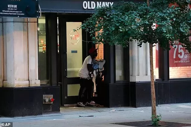 暴乱再起! LV Dior遭洗劫 Nordstrom BestBuy被抢空  2020的疯狂看不到头