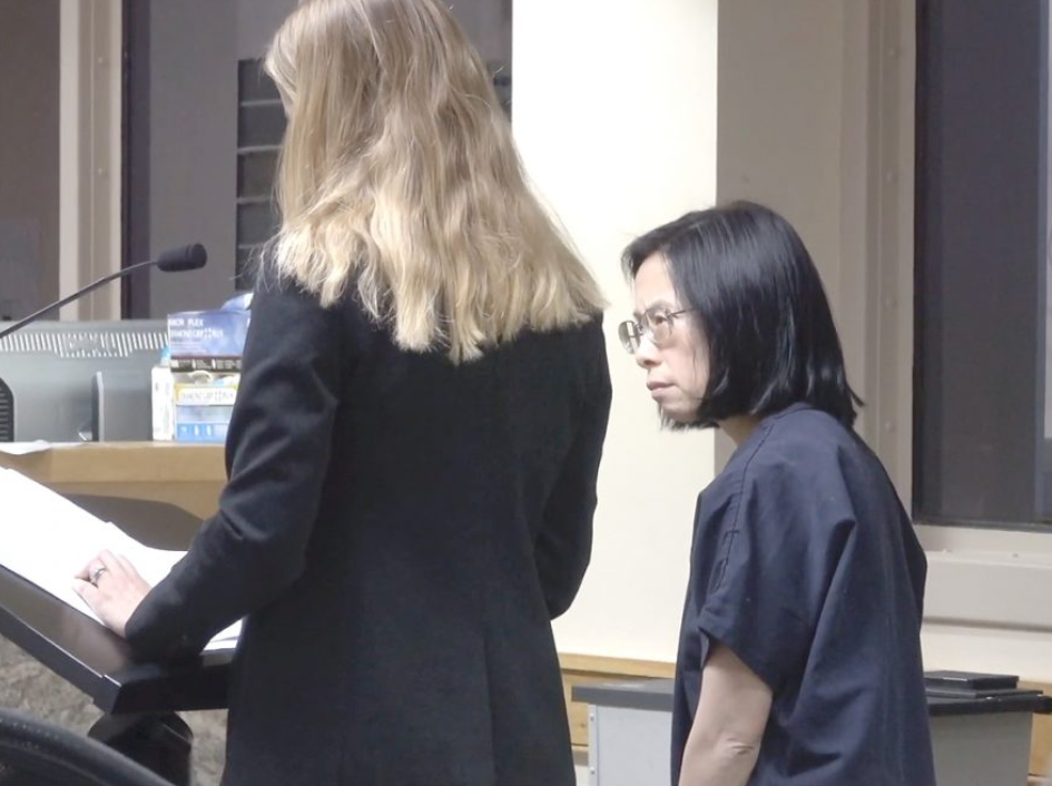 惨! 列治文华人夫妇为拍照 闯入川普家 当场被拖走逮捕! 美国豪华游变噩梦!