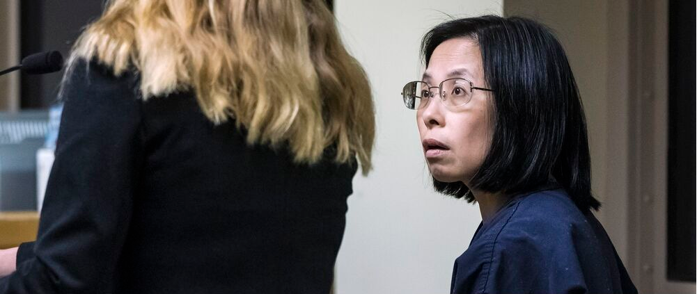 惨! 列治文华人夫妇为拍照 闯入川普家 当场被拖走逮捕! 美国豪华游变噩梦!