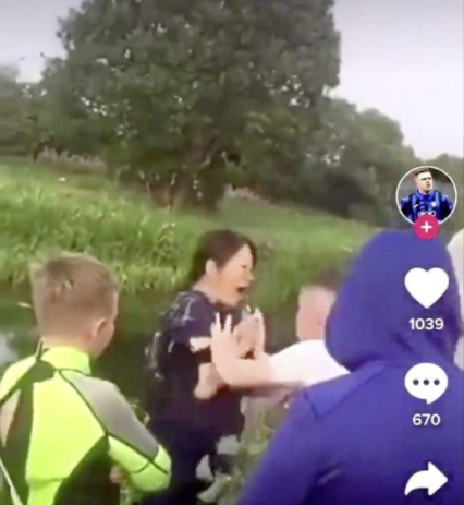 悲! 华人女子遭歧视辱骂 反驳一句 竟被推下河! 最后一声惨叫令人揪心!