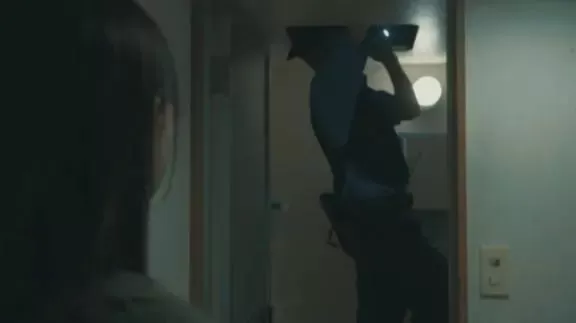 美女主播独居遭遇
