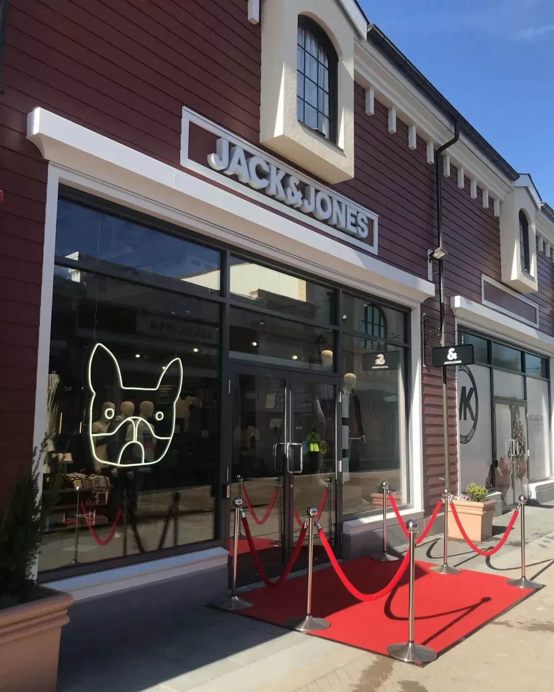 定了! 列治文奥莱Burberry MaxMara下月开业 奢侈品白菜价 代购要抢疯!