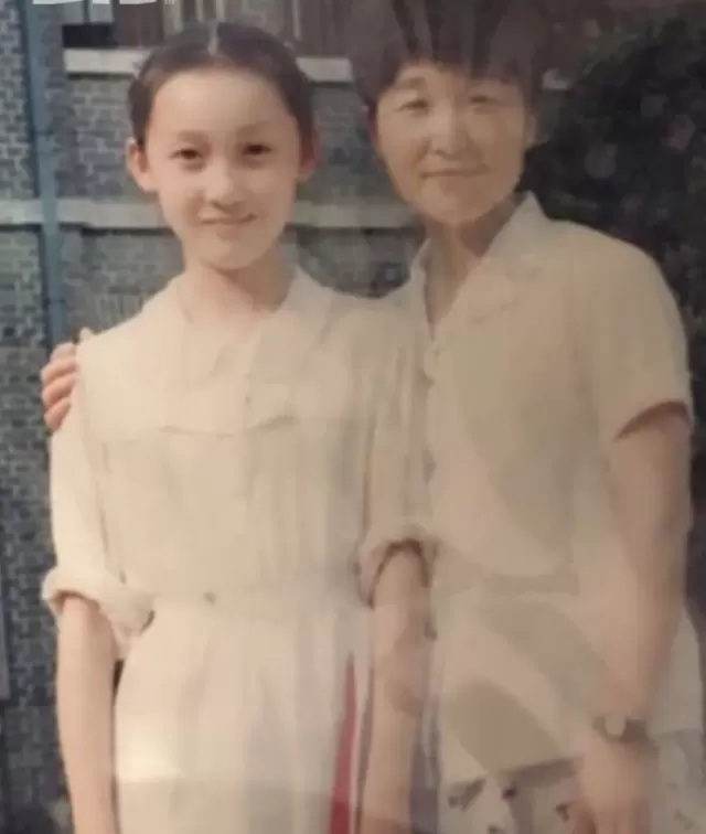 华人美女移民加拿大当狱警 一年200天假 买500平豪宅 只是常被男犯人吹口哨