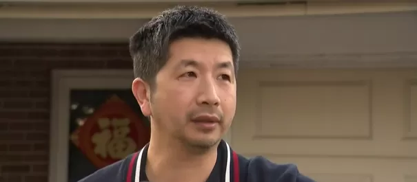 悲催! 加拿大华人小哥目击宝马遭抢劫 开丰田怼劫匪 下场太惨...