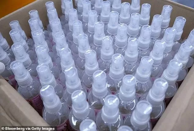 恐怖! 3娃美妈搓洗手液防新冠 遭火焰吞噬全身 惨毁容 全家被烧!